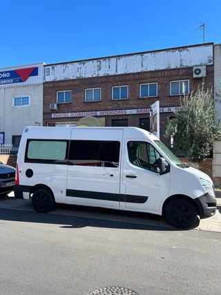 Nissan NV400 Semi-Camper