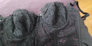 Corsé/Bustier de Encaje Negro con aros y ballestas