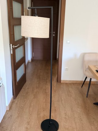 Lámpara de pie minimalista