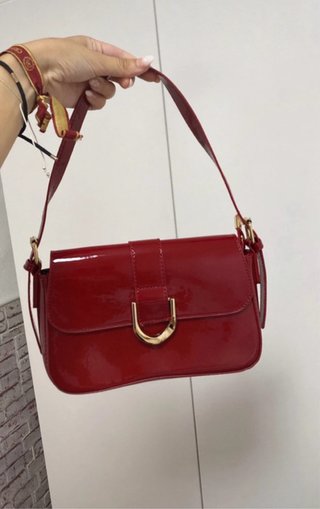 Bolso Rojo de Mano