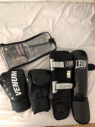 Equipamiento MMA,K1 NUEVO Guantes y espinilleras