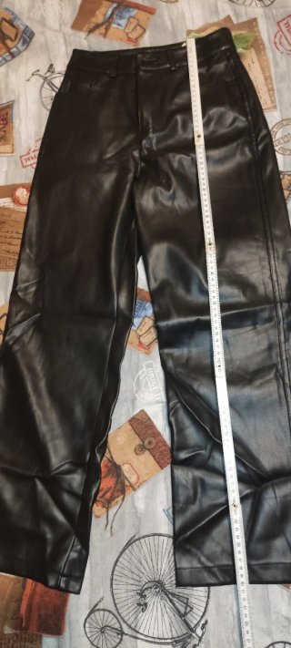 Pantalón 32 Stradivarius Negro