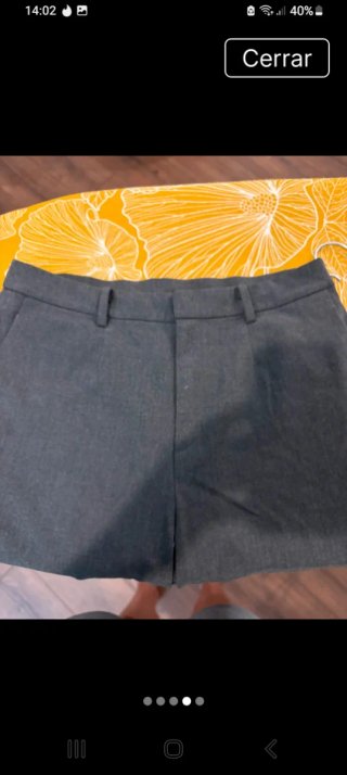 Pantalón ancho Uniqlo gris