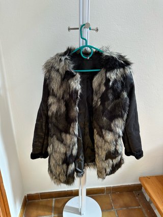 Abrigo con detalle de pelo de Salsa talla M