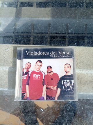 CD Violadores del Verso - Vicios y Virtudes