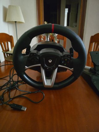 Volante y pedales Hori para Xbox