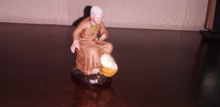 Figura de Belén: Hilandera de Cerámica