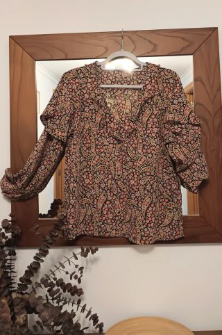 Blusa Estampada con Volantes