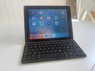 iPad 2 16GB WiFi + 3G con teclado Logitech