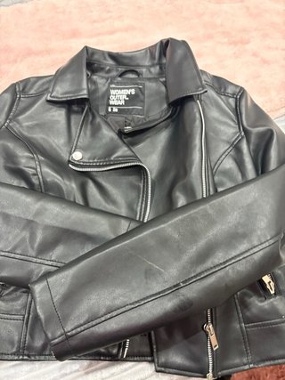 Chaqueta de cuero Lefties negra
