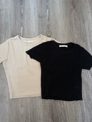 Pack de 2 Tops Pull&Bear Talla XS  Por separado si