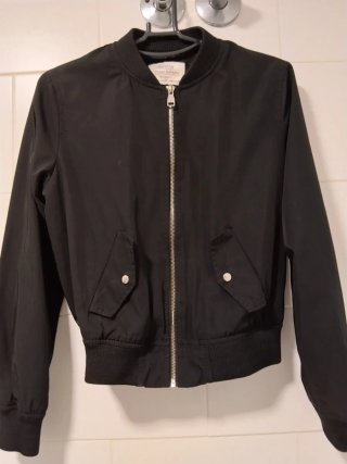 Chaqueta Bomber Bershka Negra Talla S