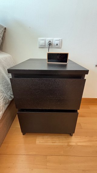 DOS Mesitas de noche, negras