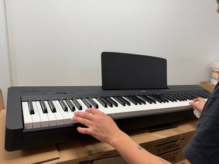 Piano Digitale Yamaha P-145BTB valutato 400 Euro