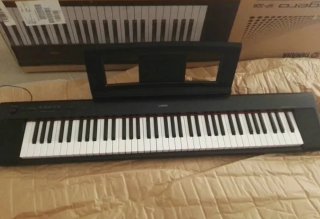 Piano Yamaha Piaggero NP-32 B