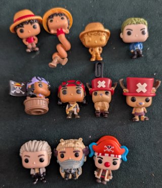 Cambio Lote 11 Figuras Kinder Joy One Piece