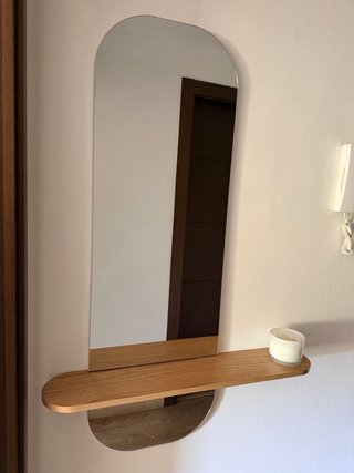 Recibidor con Espejo y Estante de Madera