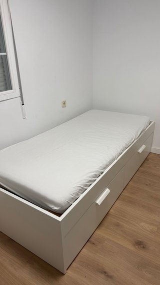 Cama Ikea con cajones
