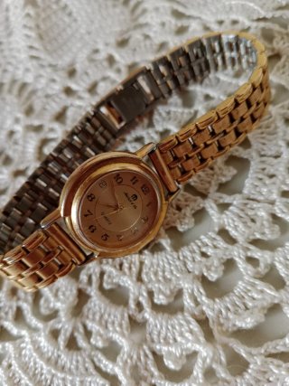 Reloj Analógico Miche Dorado
