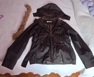 Parka marrón Formula Joven con cinturón