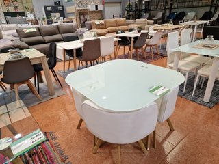 Mesa de Cristal Templado y 4 Sillas