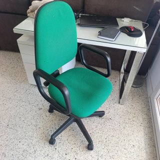 Silla de estudio verde