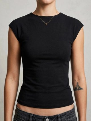 Camiseta Negra Básica