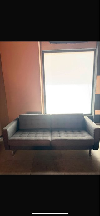 Divano LANDSKRONA di IKEA, 2 posti, grigio scuro Gunnared con piedini metallici