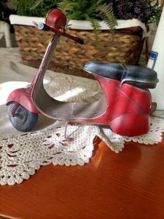 Miniatura di Vespa Rossa