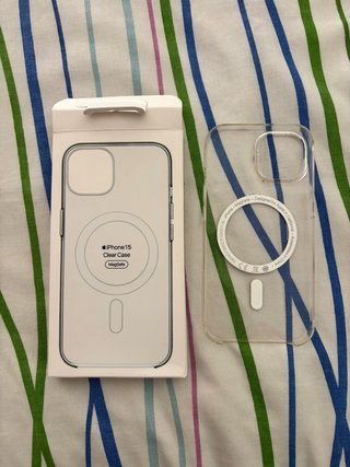 Funda Clear Case MagSafe para iPhone 15