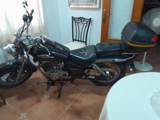 Suzuki Marauder Negra