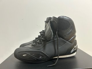 Botines Alpinestar Negros. Talla 39.