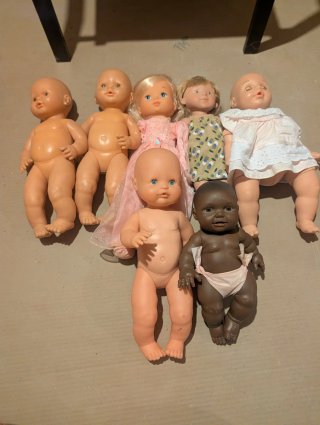 Lote de 7 muñecas y bebés variados