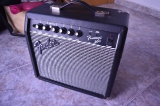 Amplificador Fender Frontman 20G