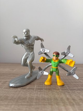 2 Figuras PVC: Silver Surfer y Doctor Octopus