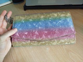 Bolsito de fiesta arcoíris con cadena