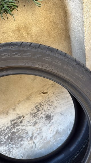 Neumático 225/45 R18 95W