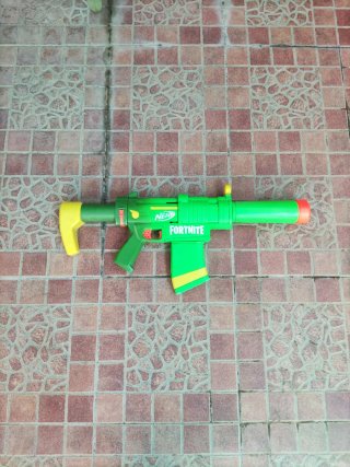 Lanzador Nerf Fortnite con balas incluidas