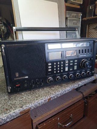 Radio Grundig Satellit 600,ha dejado de funcionar