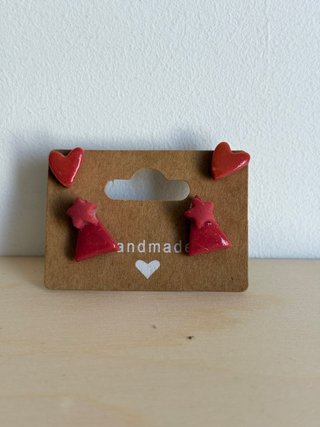 2 Pares de Pendientes Rojos
