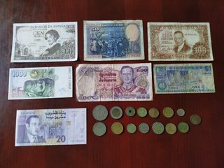 Colección de Billetes y Monedas Internacionales