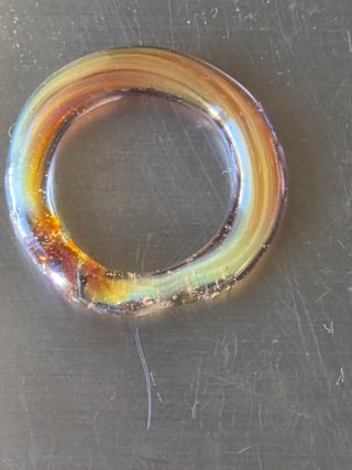 Anillo de cristal artesanal
