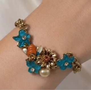 Bracciale Viennois Oro con Fiori e Charm