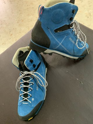 Botas de montaña Dolomite talla 43 1/3 goretex