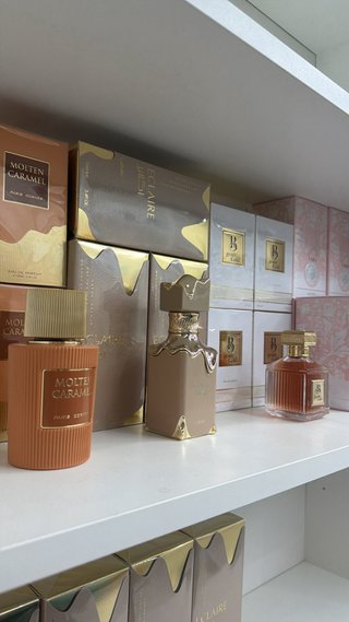 Perfumes de mujer variados