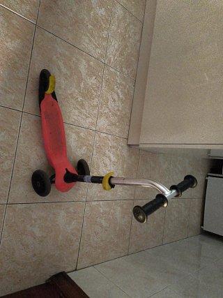 Patinete Infantil de Tres Ruedas