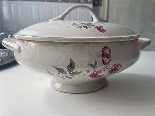 Sopera Antigua de Porcelana
