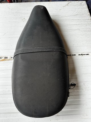 Asiento para moto negro