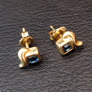 Pendientes de botón vintage dorados con cristal