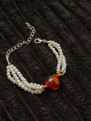 Pulsera Artesanal con Perlas y Corazón